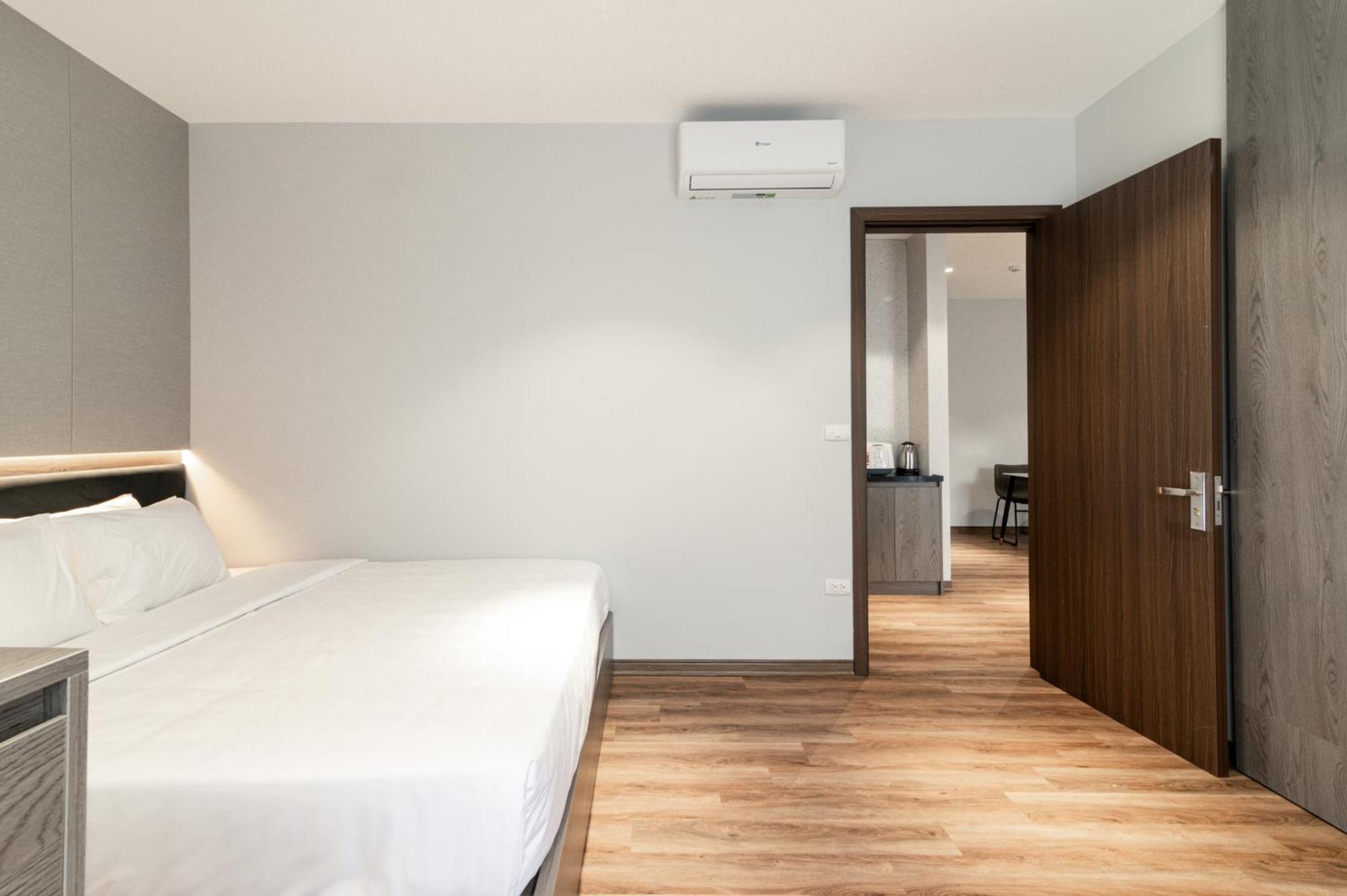 Luxe Paradise Suites Hotel To Ngoc Van Ханой Экстерьер фото